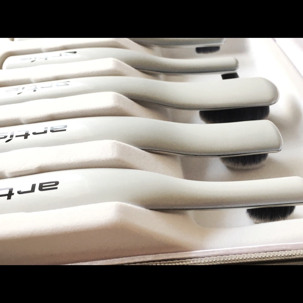 Artis - Digit Collection - 5 Brush Set - NEW